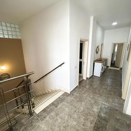 Apartment Penthouse 696 *