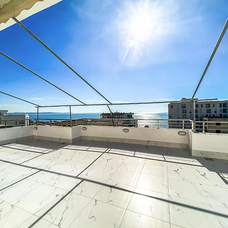 Penthouse 696 *