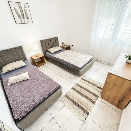Apartment Penthouse 696 Durres