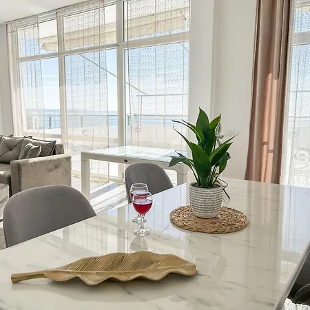 Penthouse 696 *